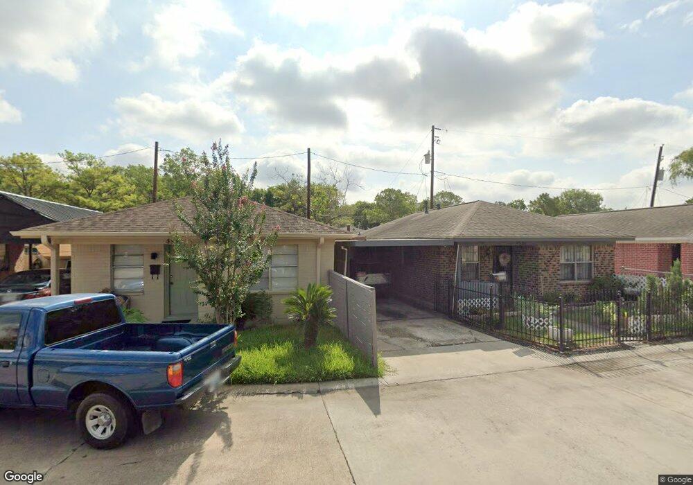 4538 Pecan Park Cir, Houston, TX 77018 - photo 1