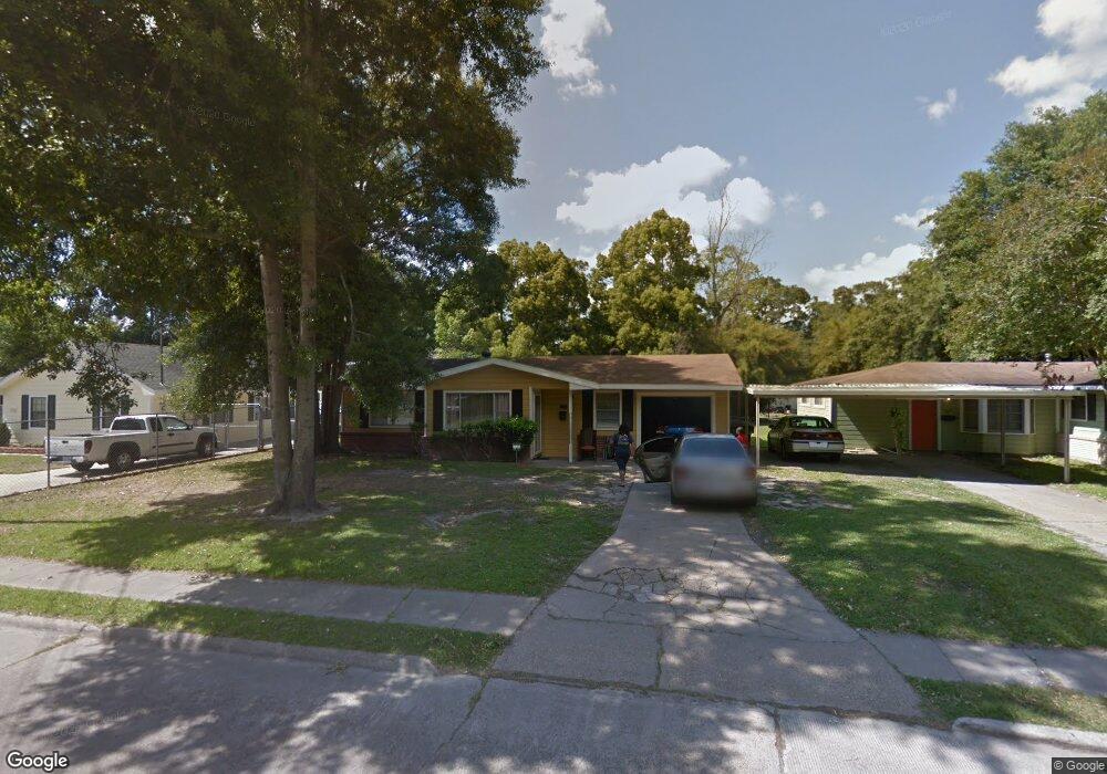 1209 Meadow Dr, Lake Charles, LA 70607 - photo 1