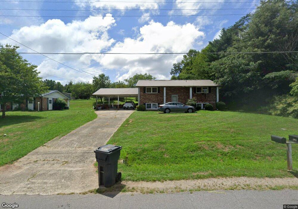 293 Robin Rd, Martinsville, VA 24112 - photo 1