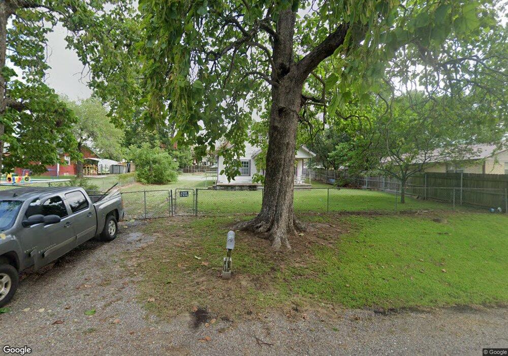 309 E Bissell St, Hugo, OK 74743 - photo 1