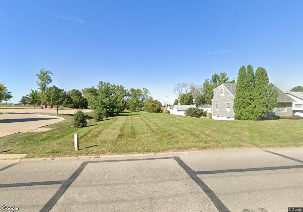 394 Wilson Ave SW, Cedar Rapids, IA 52404 - photo 1