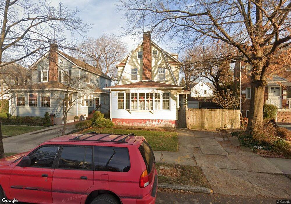 4139 170th St, Flushing, NY 11358 - photo 1