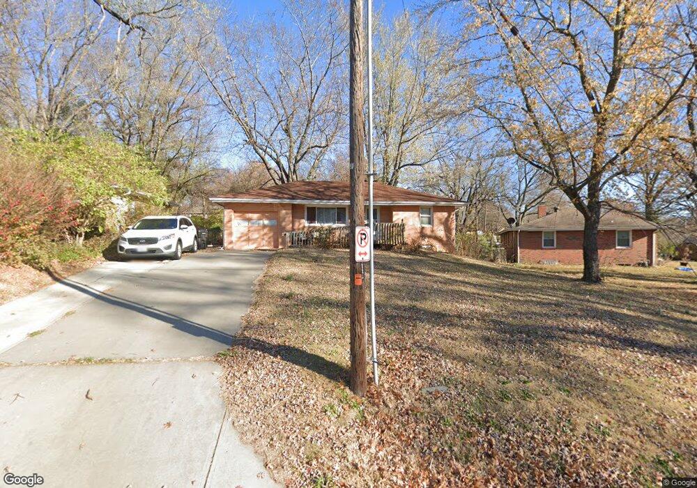 2527 S Vermont Ave, Independence, MO 64052 - photo 1