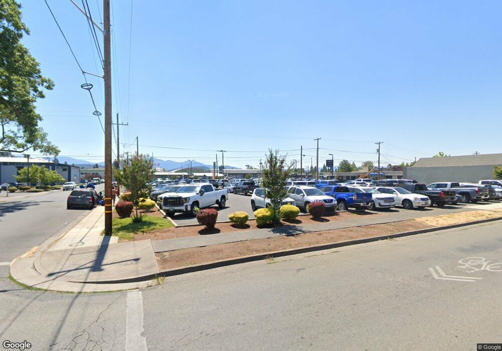 243 NE D St, Grants Pass, OR 97526 - photo 1