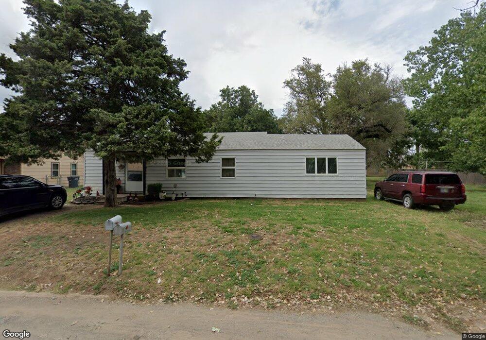 2610 E Pine Ave, Enid, OK 73701 - photo 1