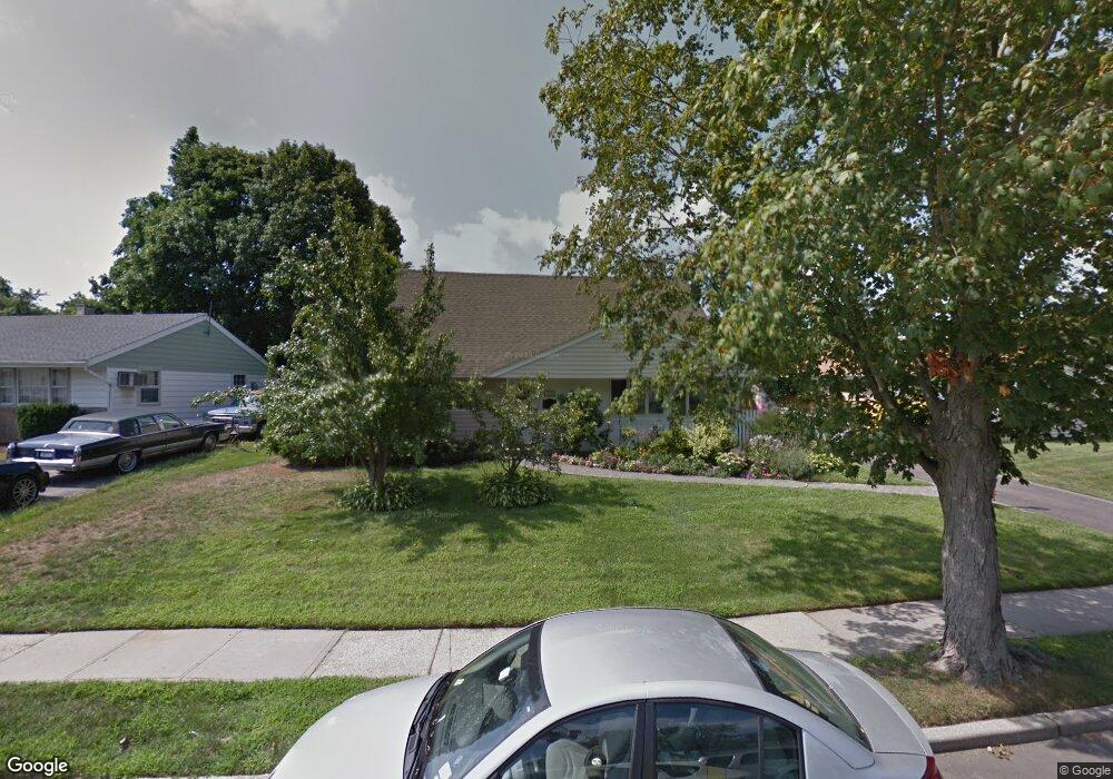 11 Dennis Ln, Bethpage, NY 11714 - photo 1