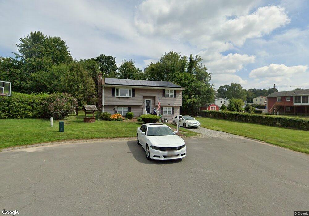 90 Brookfield Rd, Waterbury, CT 06704 - photo 1