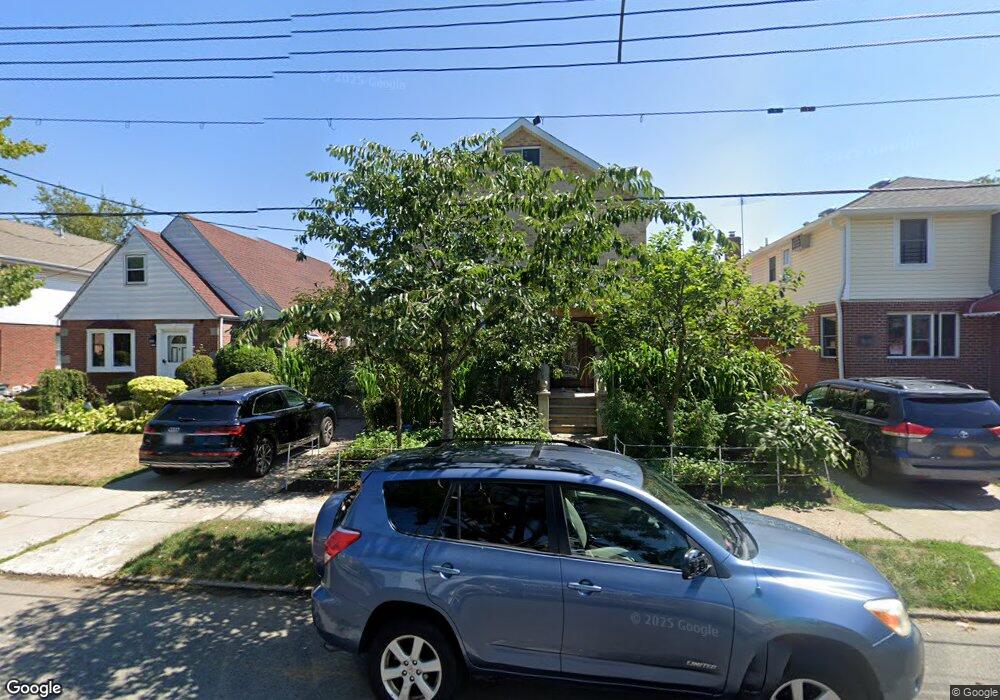 7611 171st St, Fresh Meadows, NY 11366 - photo 1