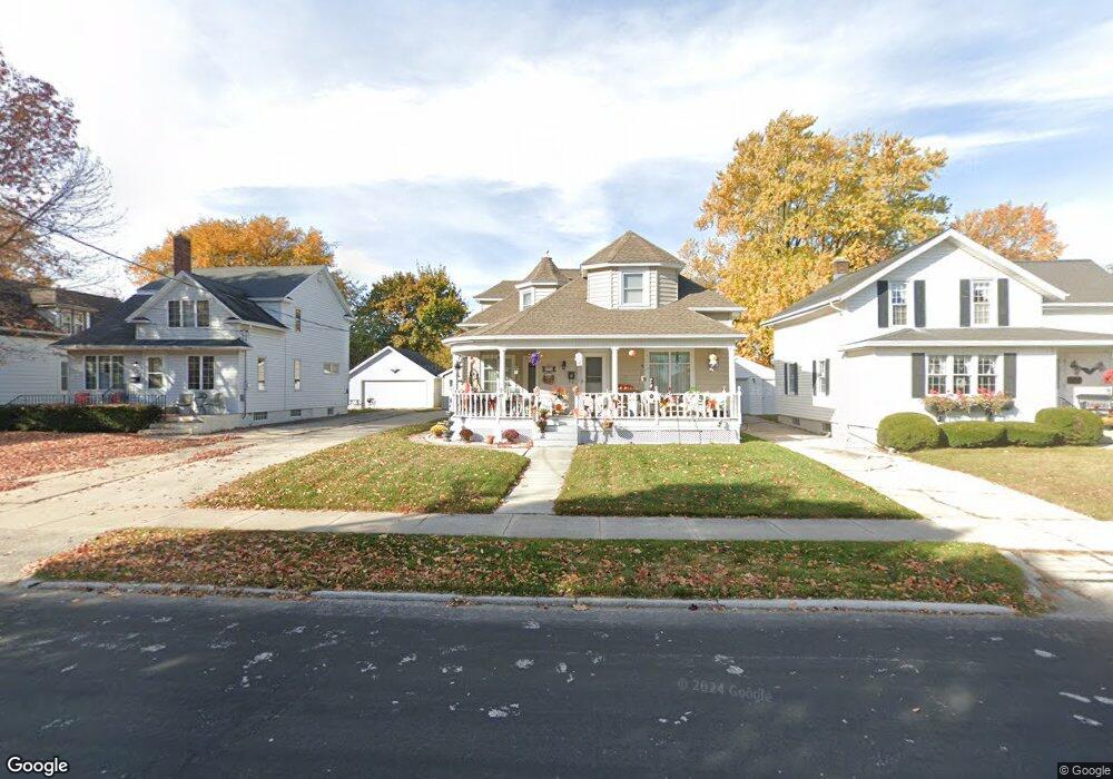 932 N 10th St, Manitowoc, WI 54220 - photo 1