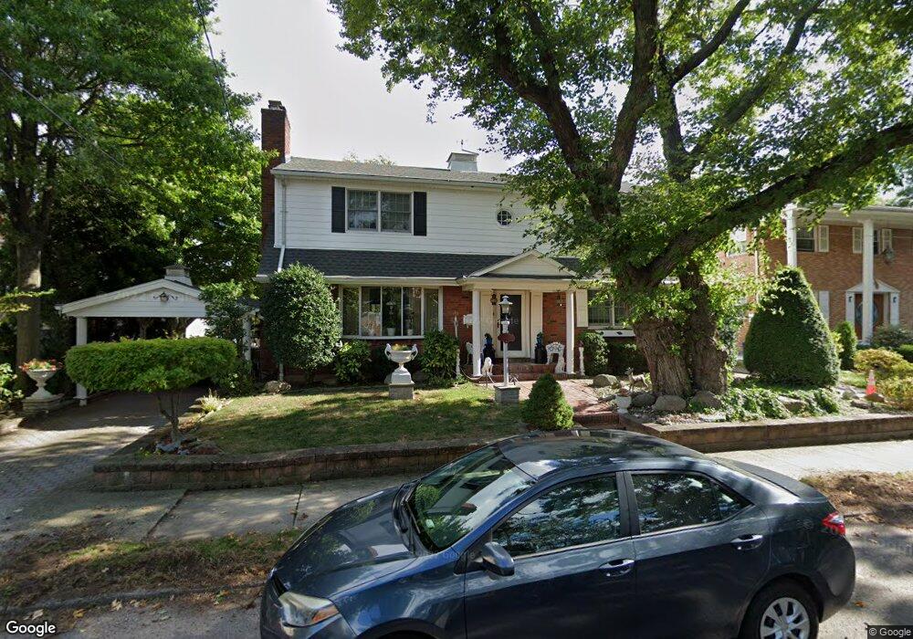 114 Leslie Ave, Staten Island, NY 10305 - photo 1