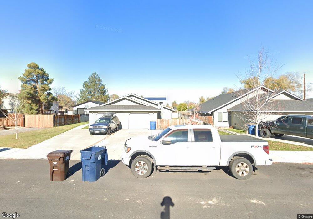 1743 SW Metolius Ave, Redmond, OR 97756 - photo 1