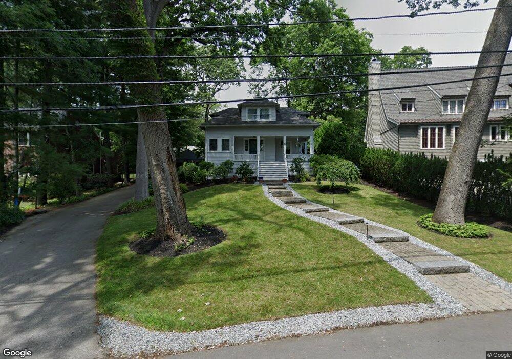 11 Kewadin Rd, Waban, MA 02468 - photo 1