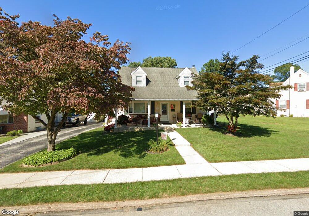 320 Woodlyn Cir, Woodlyn, PA 19094 - photo 1