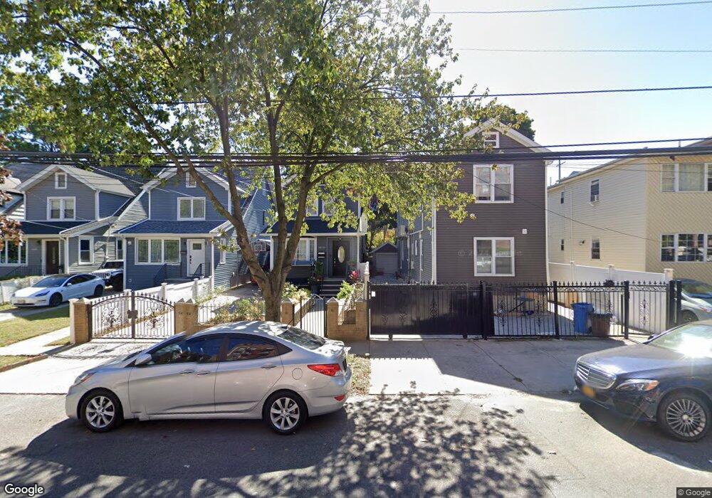 19106 Woodhull Ave, Hollis, NY 11423 - photo 1