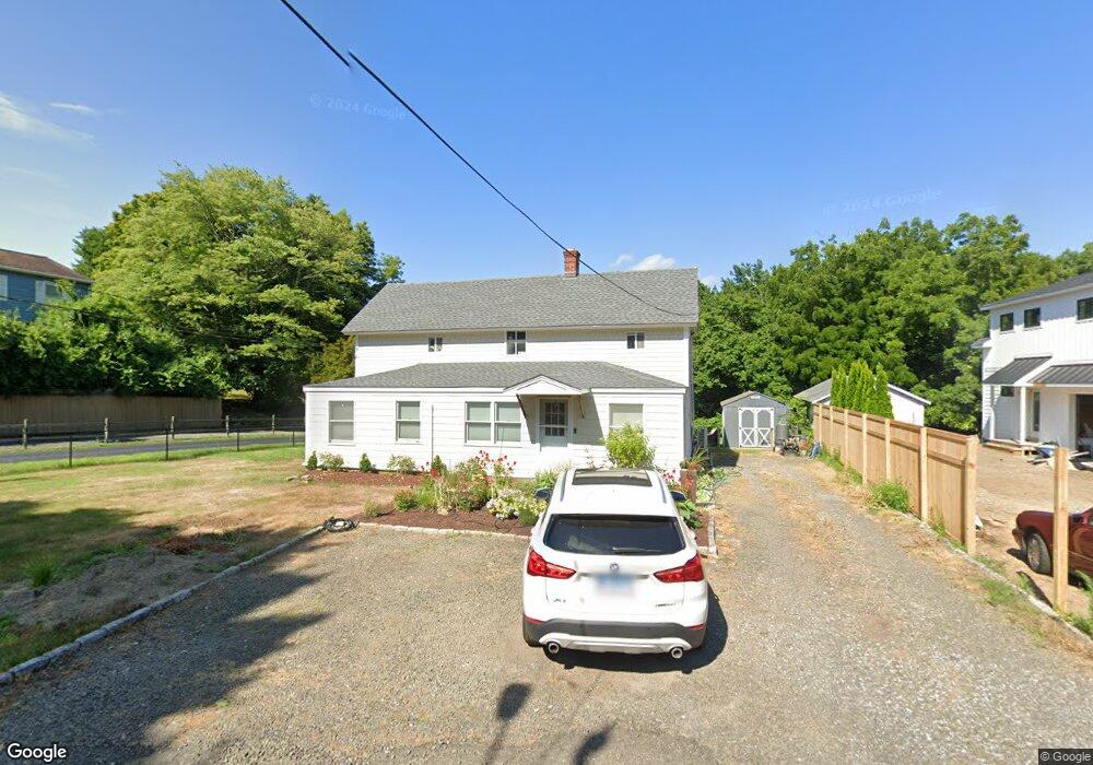 562 River Rd, Cos Cob, CT 06807 - photo 1