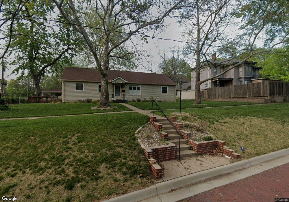 1716 SW 3rd St, Topeka, KS 66606 - photo 1
