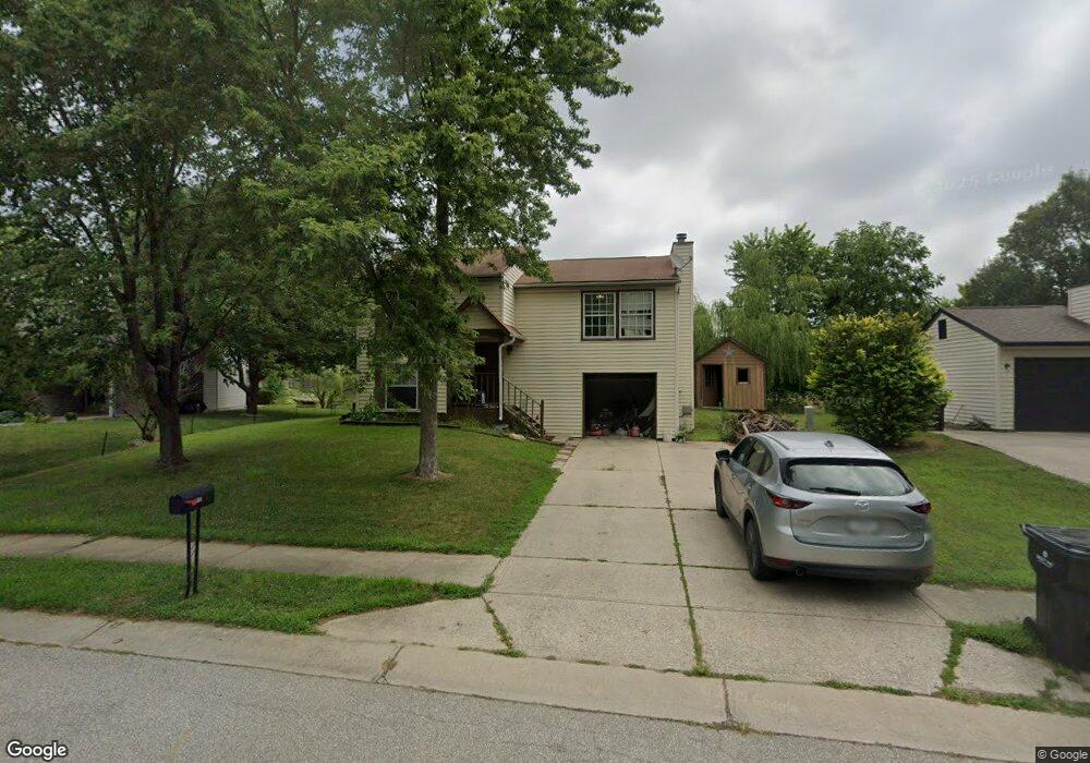 131 Meadow Creek Blvd, Whiteland, IN 46184 - photo 1