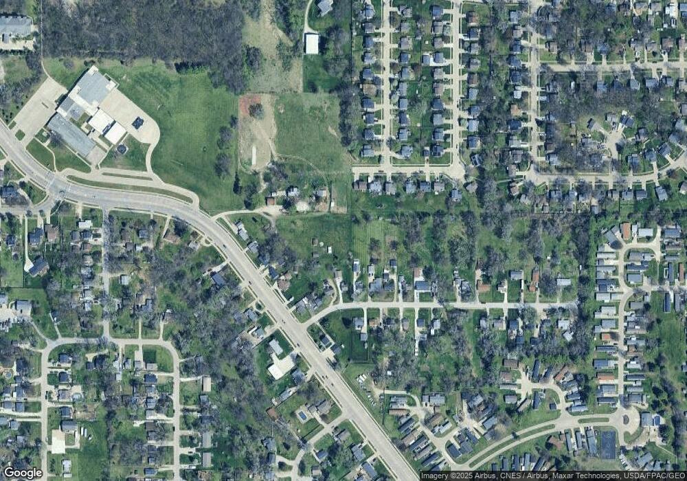 1785 E Watrous Ave, Des Moines, IA 50320 - photo 1