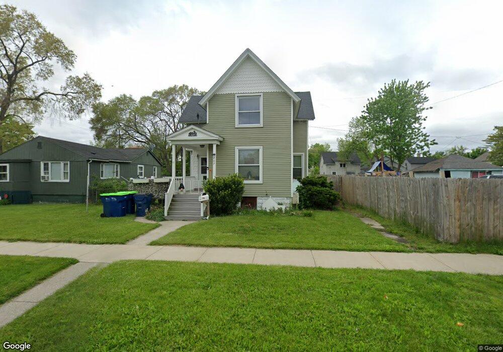 207 N Jackson St, Bay City, MI 48708 - photo 1