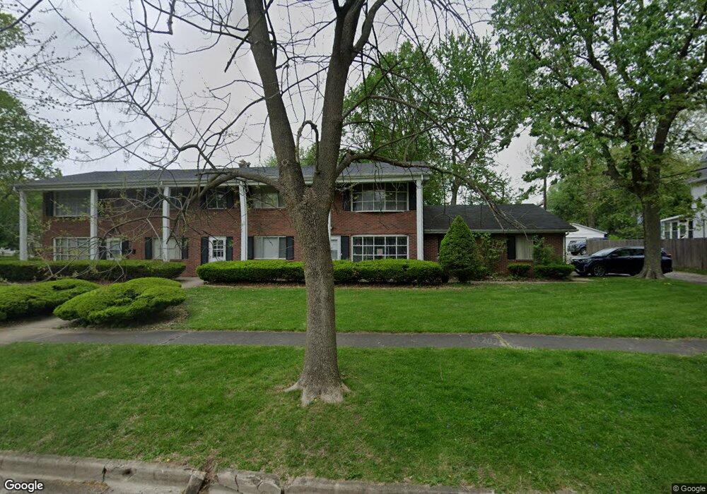 207 College Ave unit 207, Lincoln, IL 62656 - photo 1