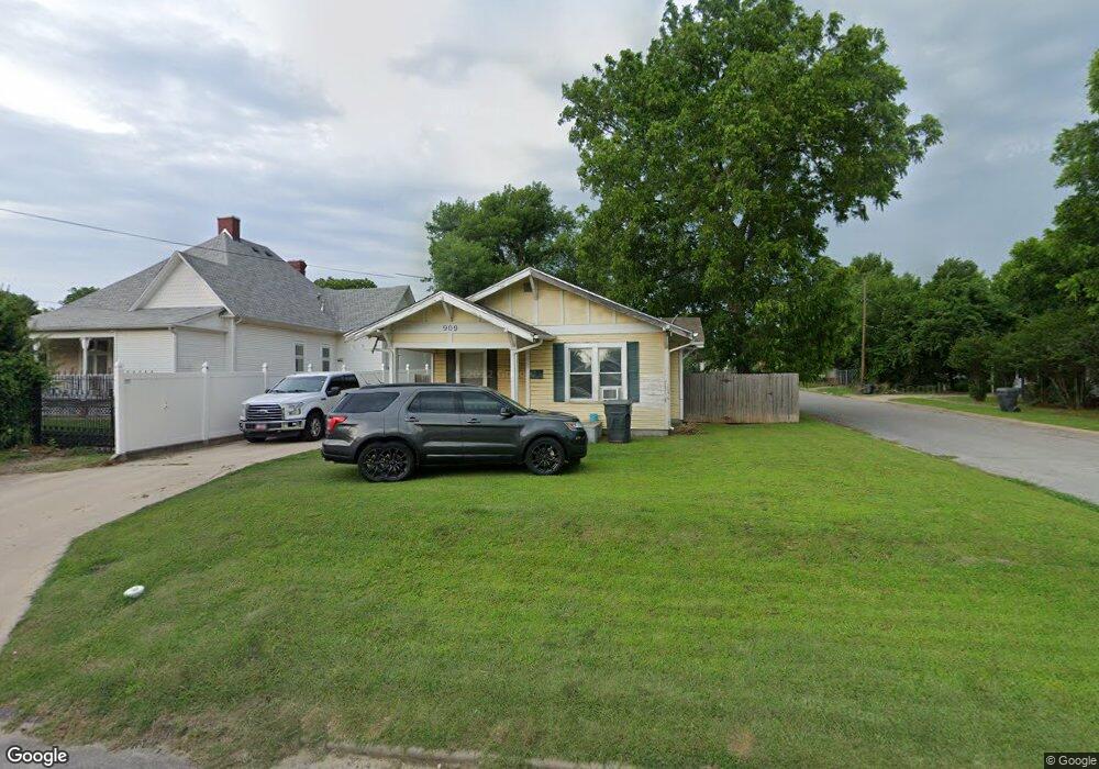909 C St NW, Ardmore, OK 73401 - photo 1