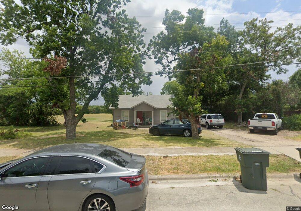 201 N 36th St, Temple, TX 76501 - photo 1