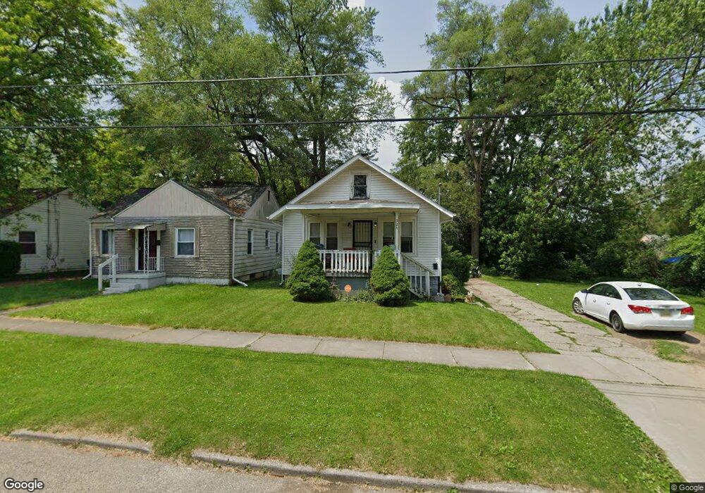 924 Mann Ave, Flint, MI 48503 - photo 1