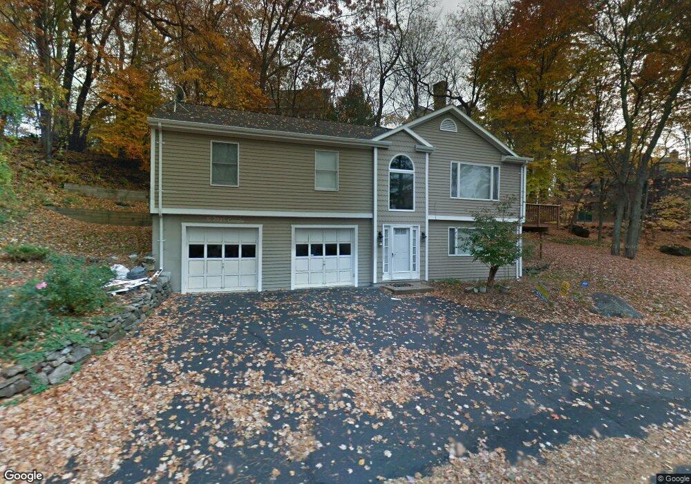 271 Samp Mortar Dr, Fairfield, CT 06824 - photo 1