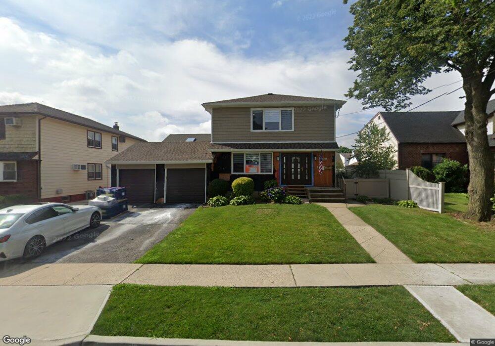 1031 Admont Ave, Franklin Square, NY 11010 - photo 1