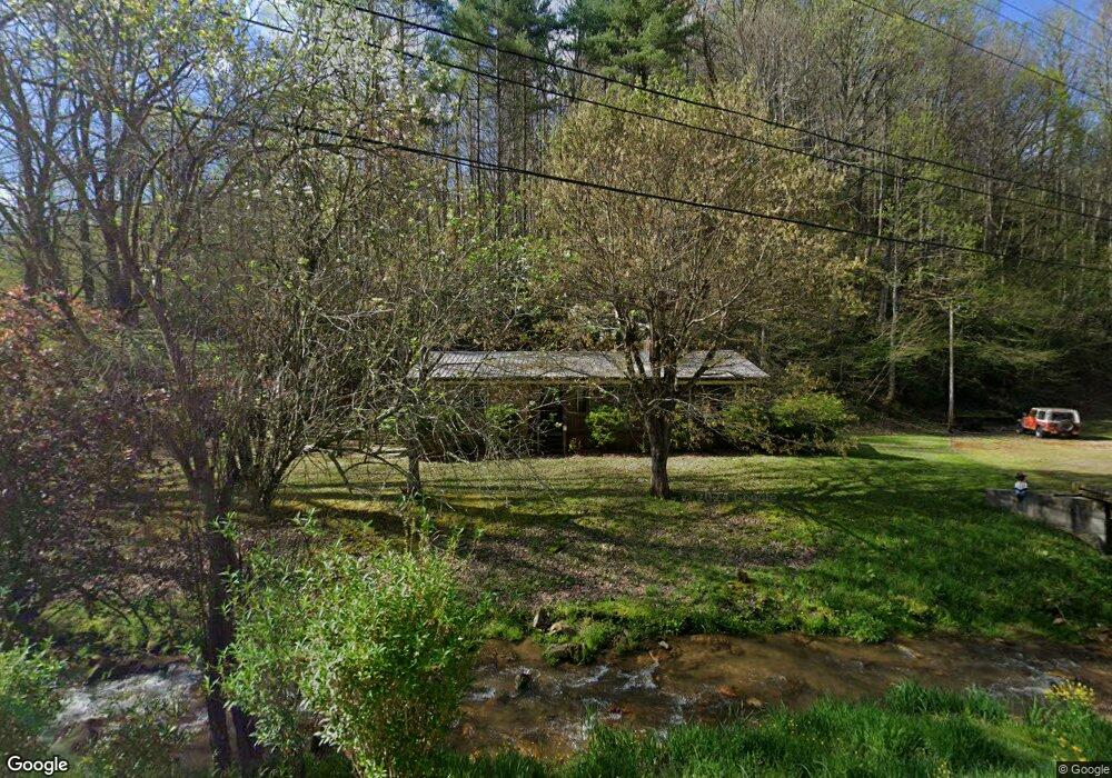 915 Little Creek Rd, Burnsville, NC 28714 - photo 1