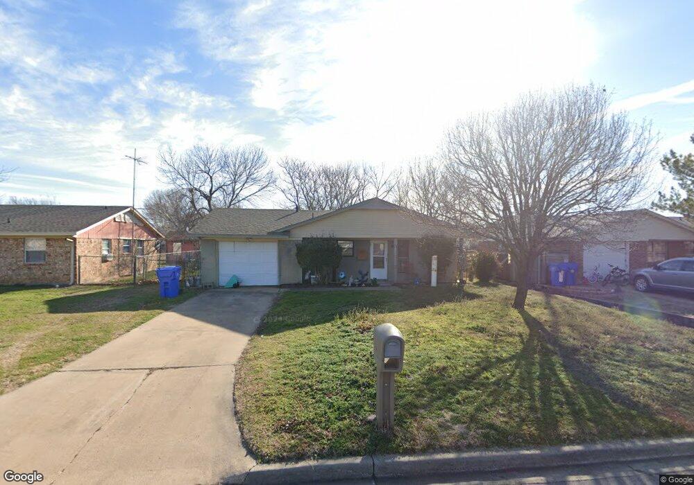 209 N Elk Dr, Cache, OK 73527 - photo 1