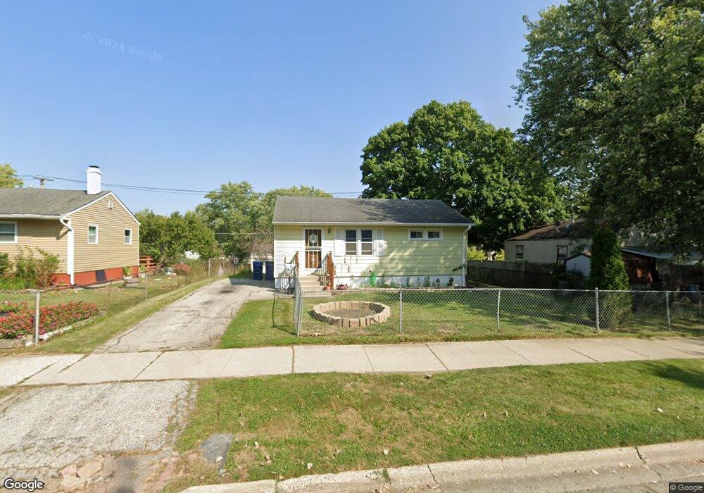 2721 N Elmwood Ave, Waukegan, IL 60087 - photo 1