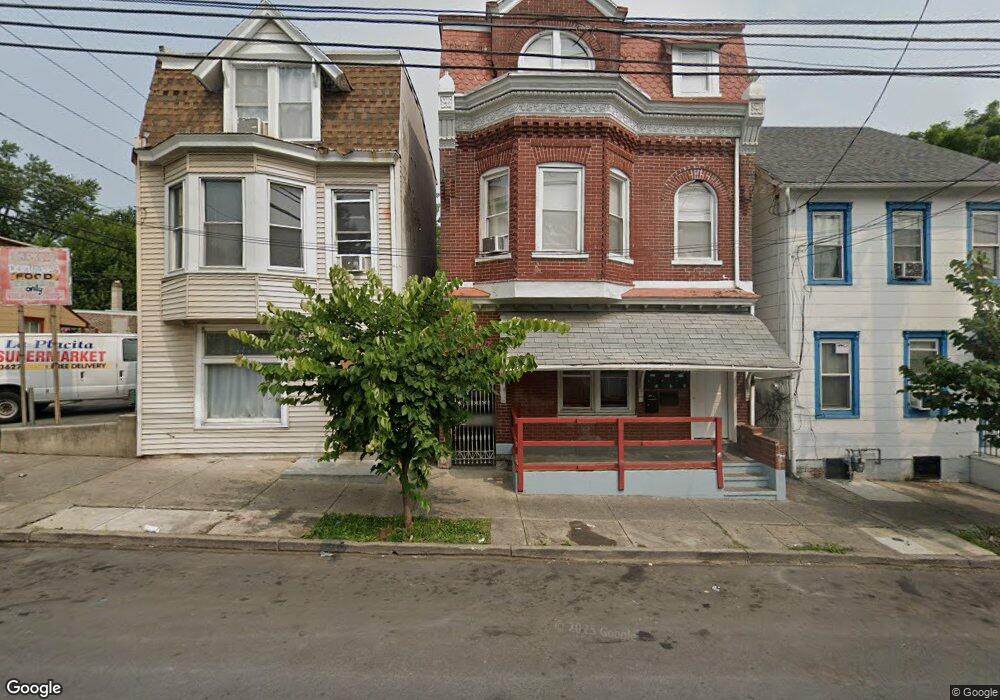 521 W Gordon St, Allentown, PA 18102 - photo 1