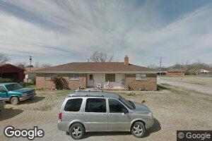 906 N Oak St, Waurika, OK 73573
