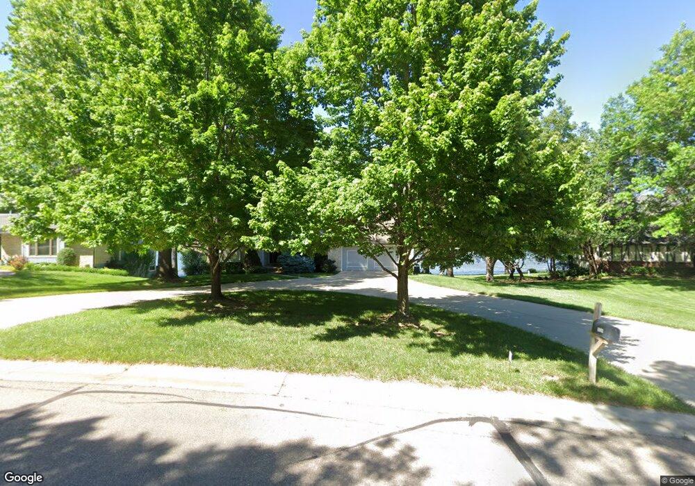 7224 SW Robins Dr, Topeka, KS 66610 - photo 1