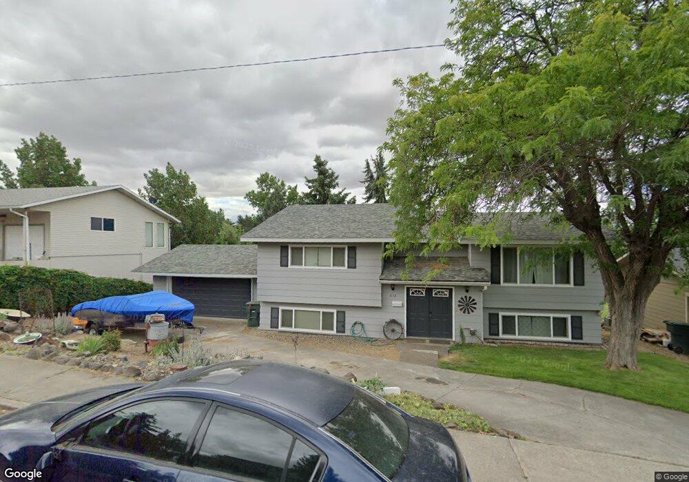 2112 SW Nye Ave, Pendleton, OR 97801 - photo 1