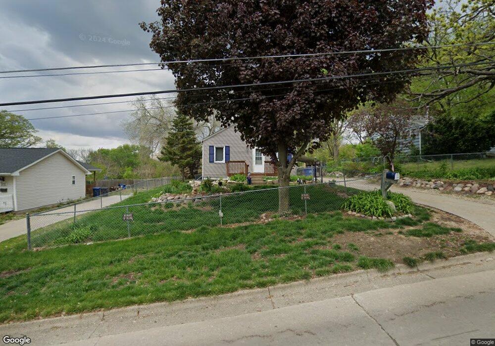 204 E Creston Ave, Des Moines, IA 50315 - photo 1