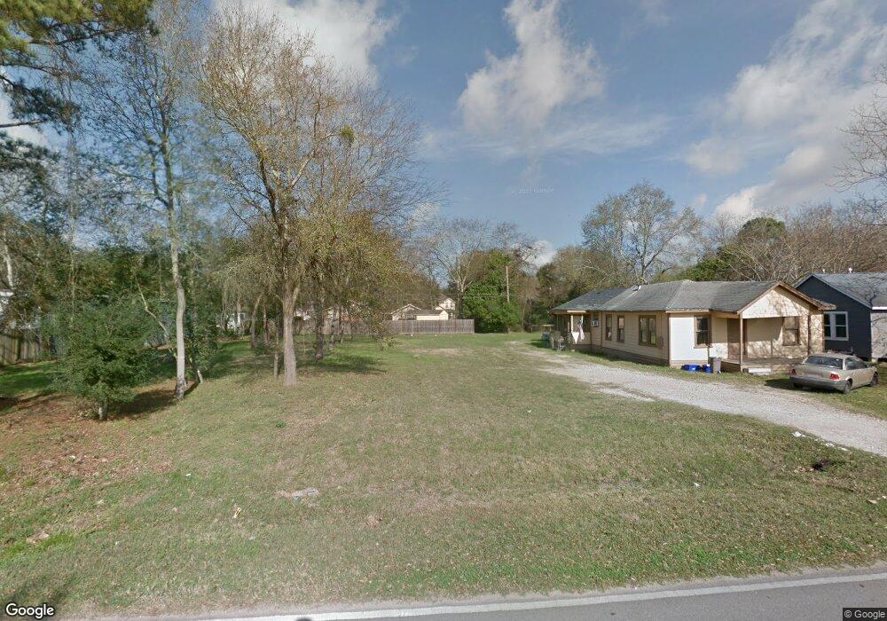 526 James St, Tomball, TX 77375 - photo 1