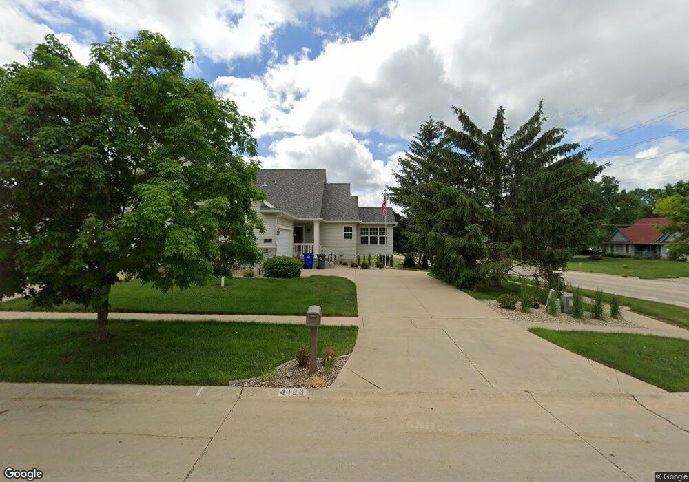 4123 N Willowbend Rd NE, Cedar Rapids, IA 52411 - photo 1