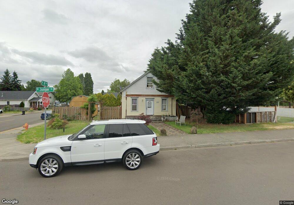 382 N Juniper St, Canby, OR 97013 - photo 1