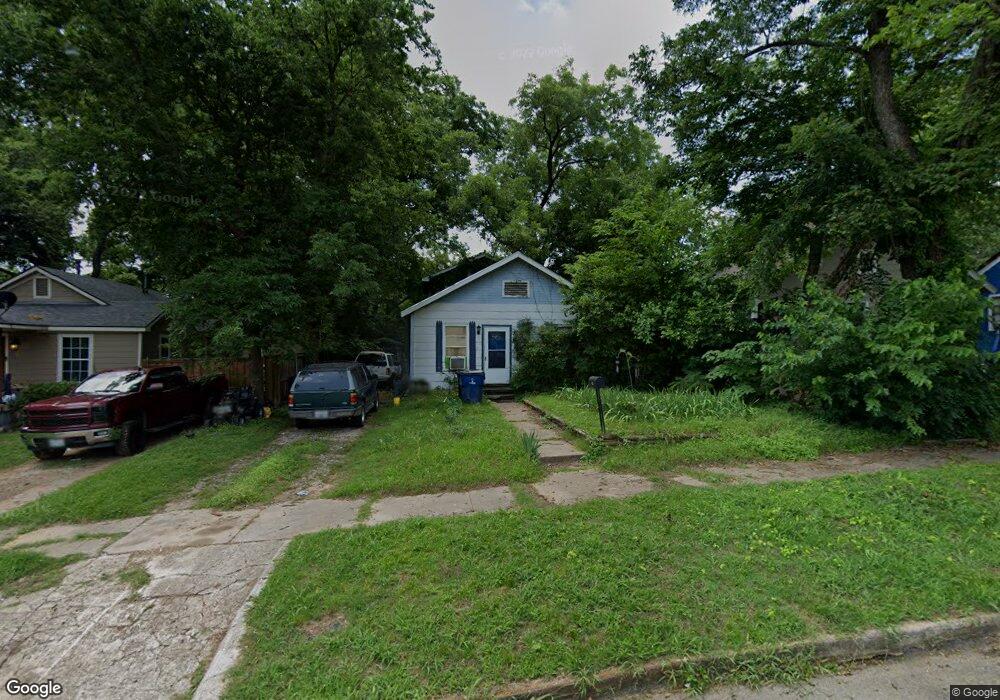 922 W Nelson St, Denison, TX 75020 - photo 1