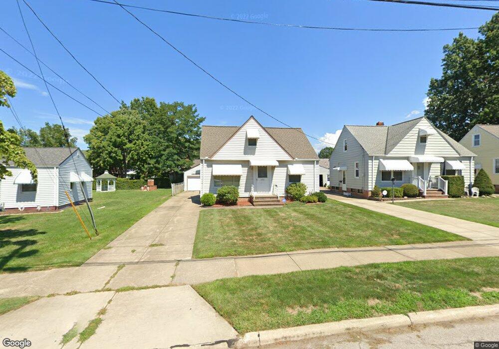 1715 E 294th St, Wickliffe, OH 44092 - photo 1