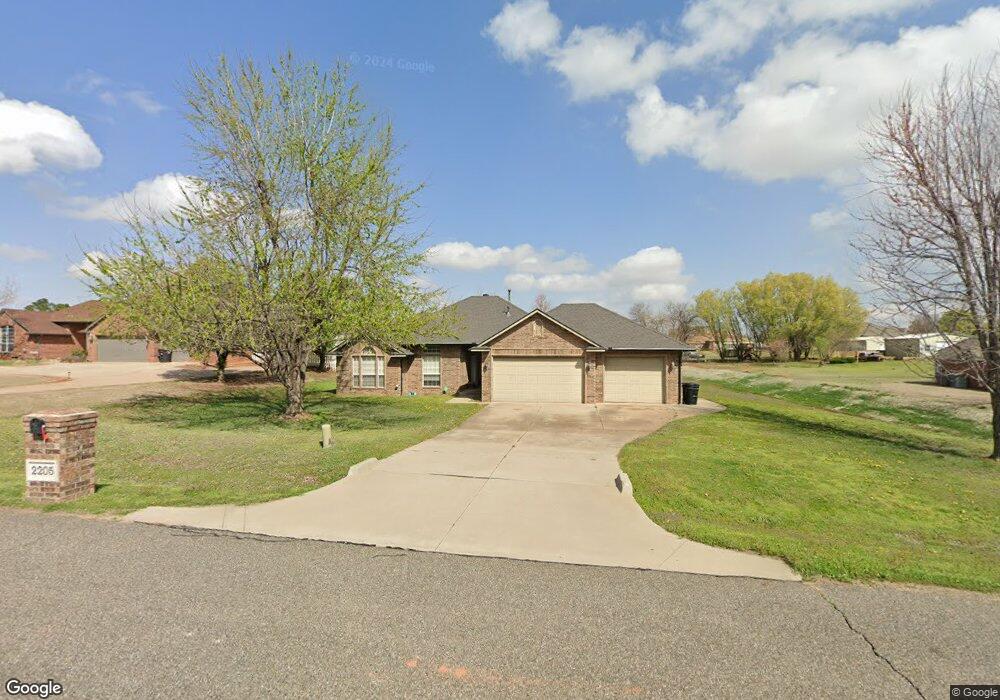 2205 NE 15th St, Moore, OK 73160 - photo 1