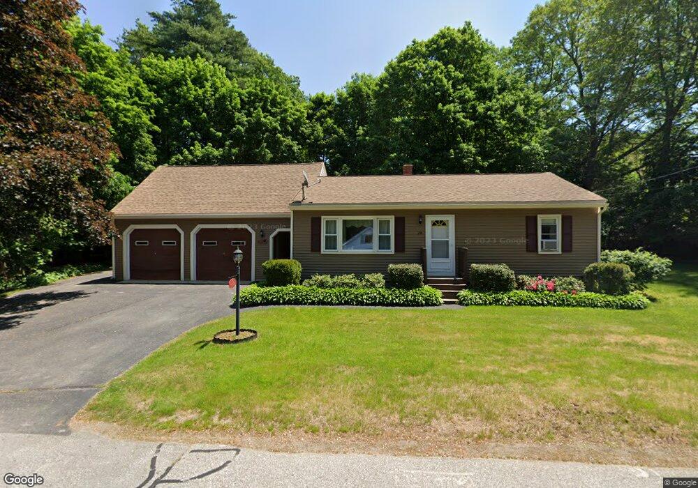 28 Richardson St, Rochester, NH 03867 - photo 1