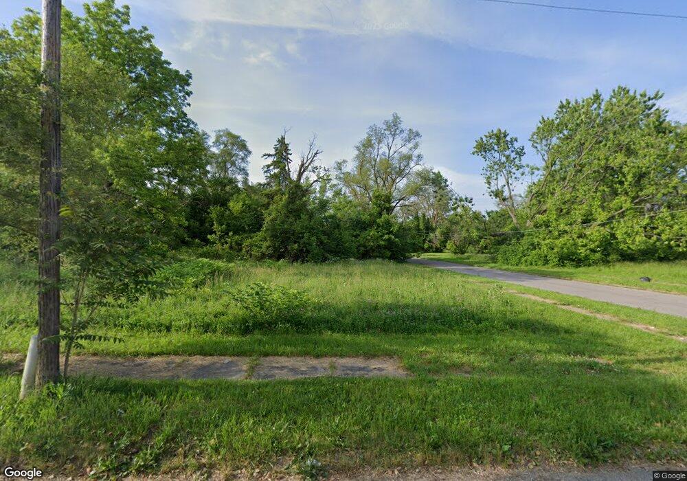 402 E Foss Ave, Flint, MI 48505 - photo 1