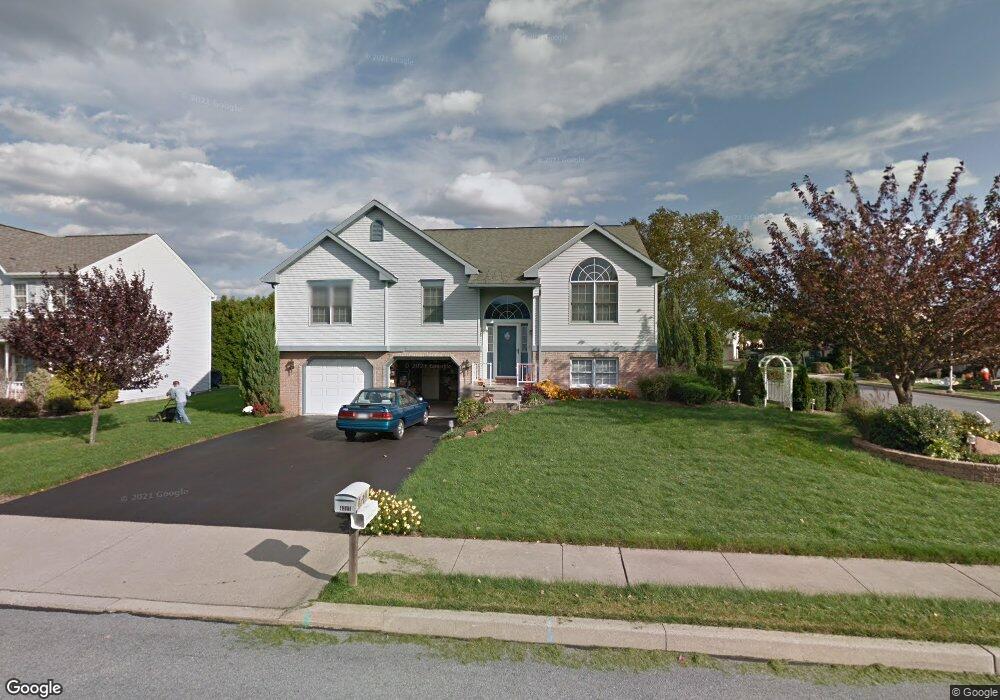 4317 Glenside Dr, Reading, PA 19605 - photo 1