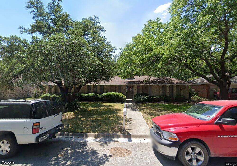 26 Scotsmeadow St, Gainesville, TX 76240 - photo 1