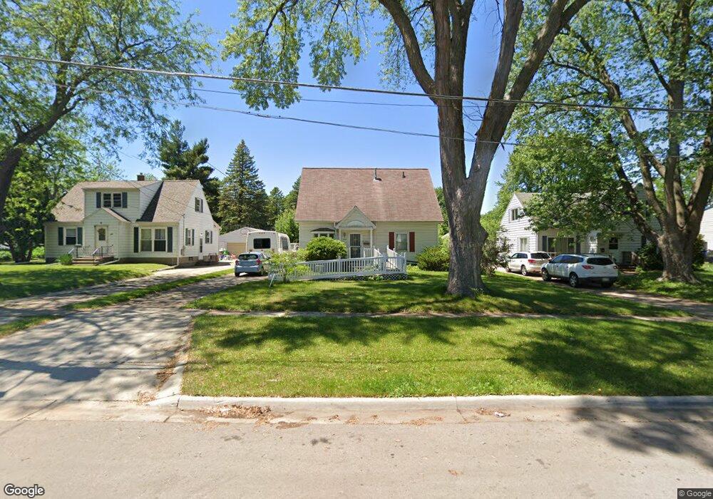 1920 W 6th St, Waterloo, IA 50702 - photo 1