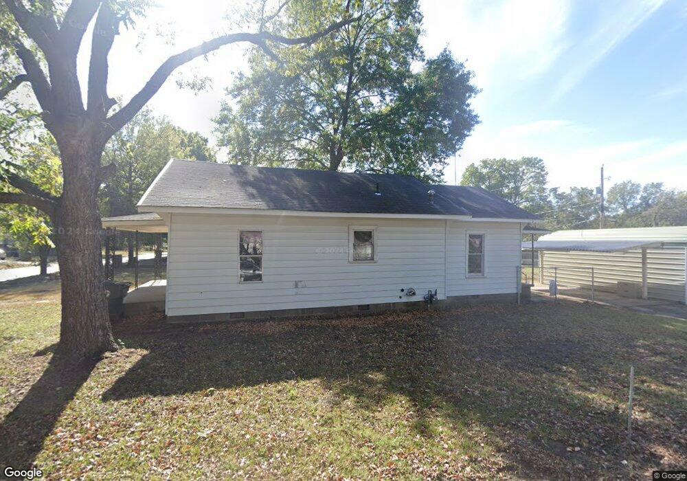 926 N Oklahoma Ave, Okmulgee, OK 74447 - photo 1