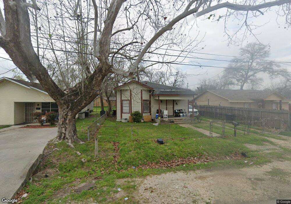 950 Glen Ave, Houston, TX 77088 - photo 1